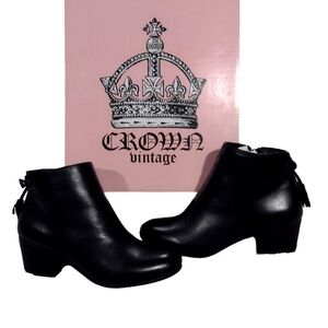 NEW CROWN VINTAGE Women's Black Leather Ankle Boots. Size 5.5.